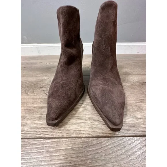 Vince Camuto Gigietta Suede Back Zip Chelsea Booties Brown 7- NWOB - Picture 1 of 8